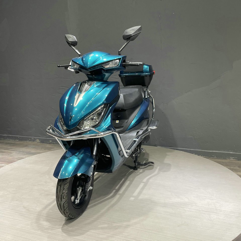 High Speed 1500w Ckd Mobility Scooters Electricity Motorbike Disc Brake 2 Wheel Surron Sportbikes Dual Motor Electric Motorcycle