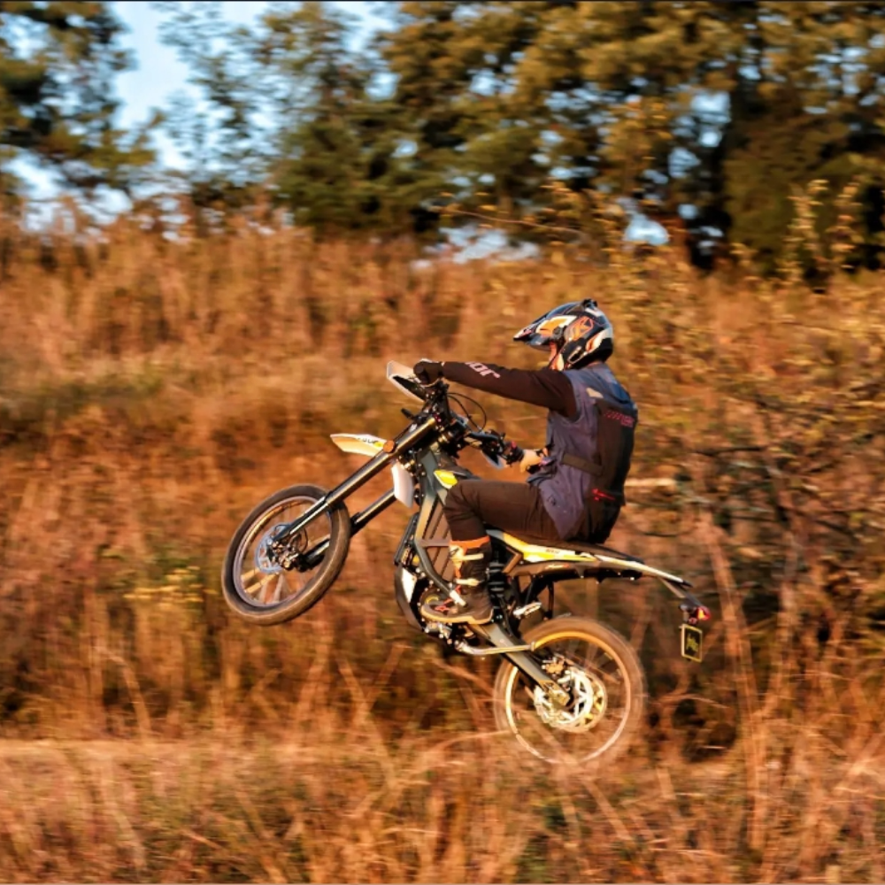 2024 Surron Electric off Road ebike 12.5KW 90km/h SurRon Electric Mountain Bike 74V 55Ah Electric Road legal Dirt ebike