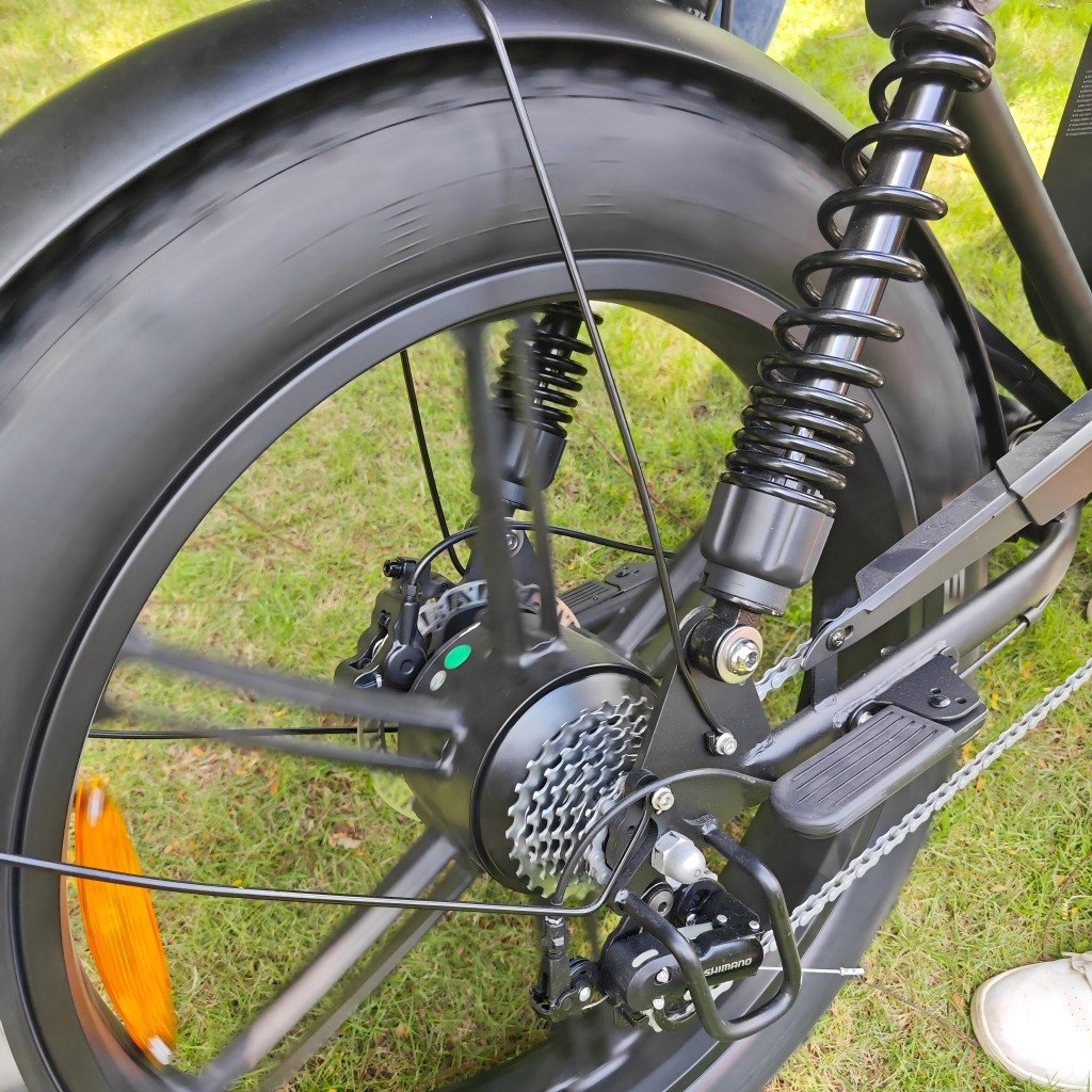 EU Stock V8 Pro Plus Electric Bike 20Inch 24Inch Electric Mountain Bike Fat Tire Bicycle Good Shock absorbers 7 Speeds Bike