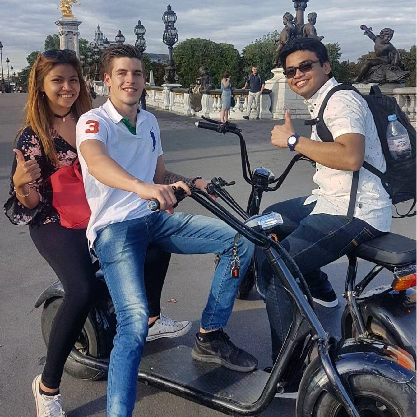 EEC M1 1500W Lithium Battery Electric Scooter Big Wheel 13 Inch Tyres Disc Brake Powerful 7000W 60AH Capacity 60km 45 km/h 90km