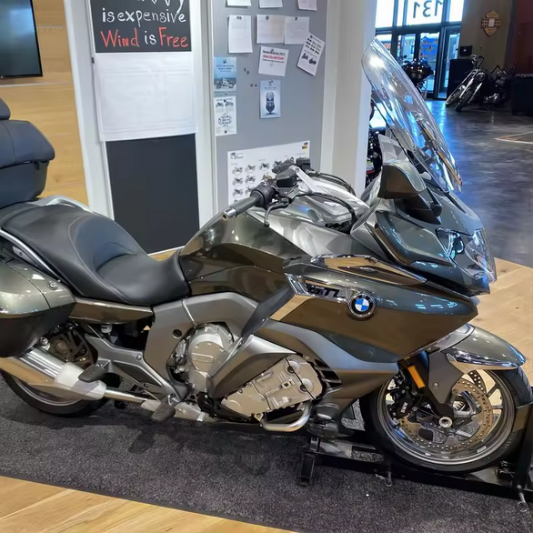 100% ORIGINAL NEW 2021 B M W K 1600 GTL Manhattan Met motorcycle