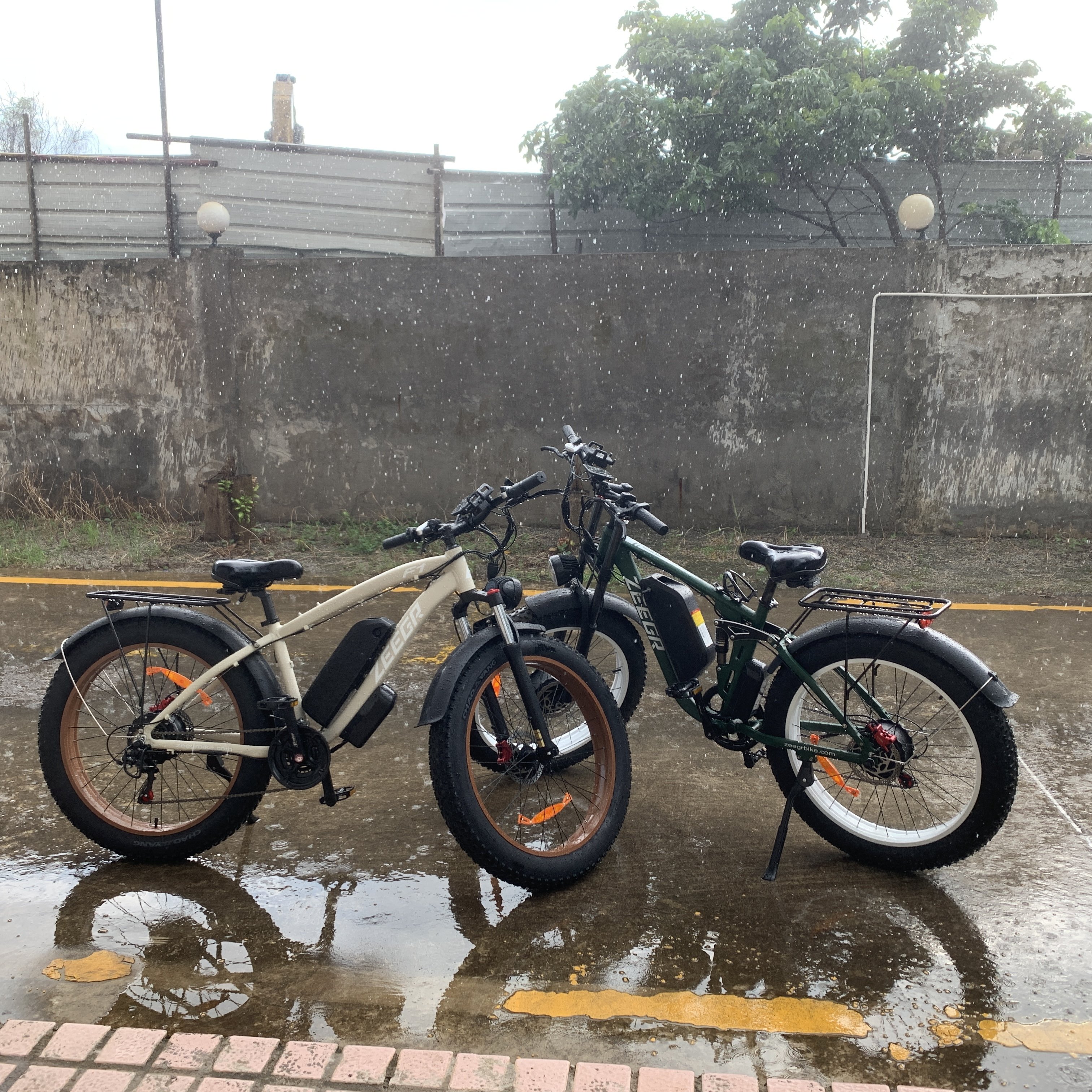 US Warehouse Electric City Fat Tire Bike 52v 22.4ah Aluminum Alloy Dual Motor 2000W Electric road Bike e bike fat tire