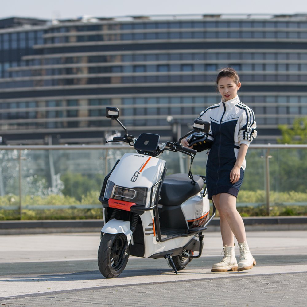 sports Elektrikli Motosiklet 60V 72V Long Rang 80km electric scooter motorcycle with removable battery