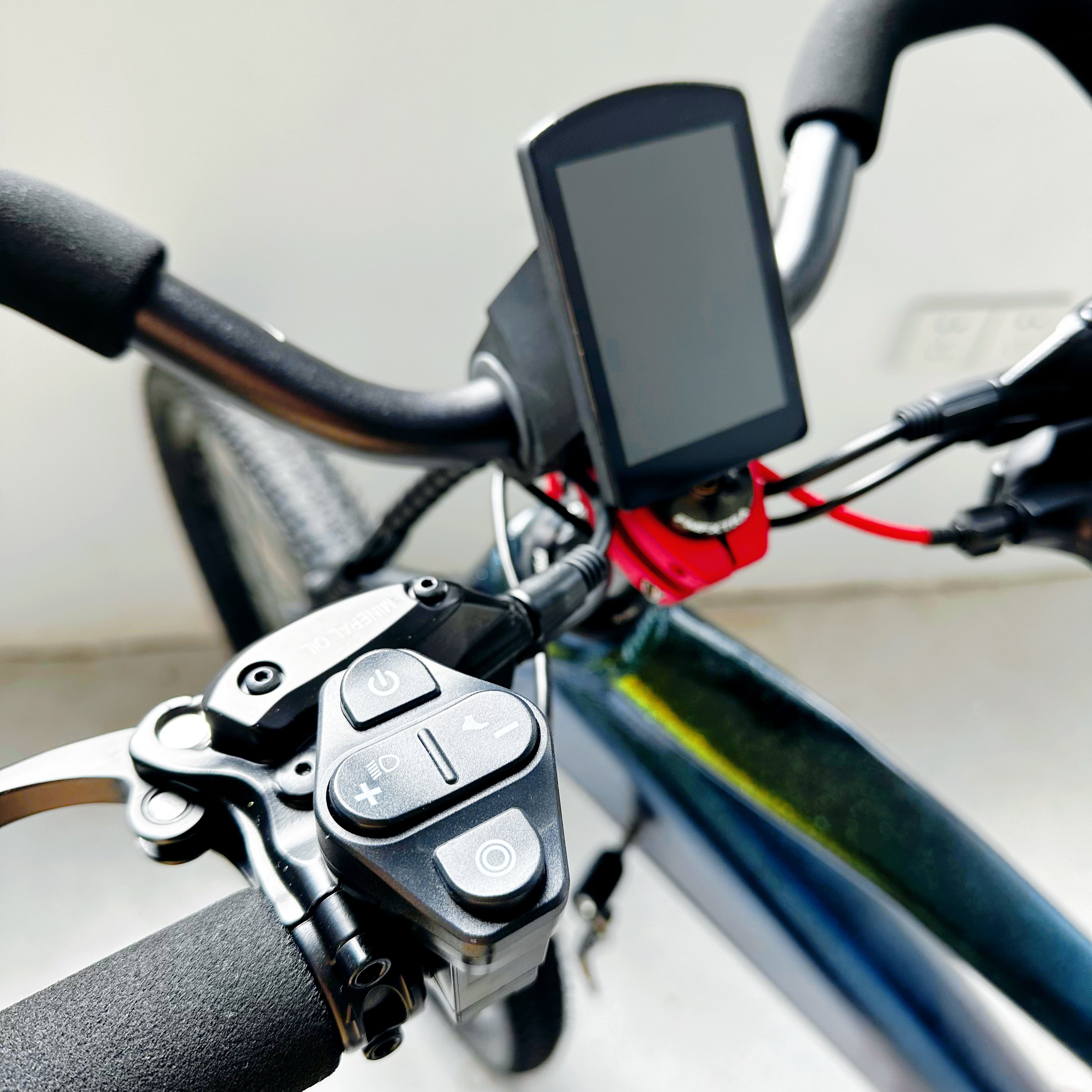 7 Speed 48V 13Ah 26 Inch Electric Mountain Bike Aluminum Alloy Frame down Tube Lithium Battery Sensor Smart Type