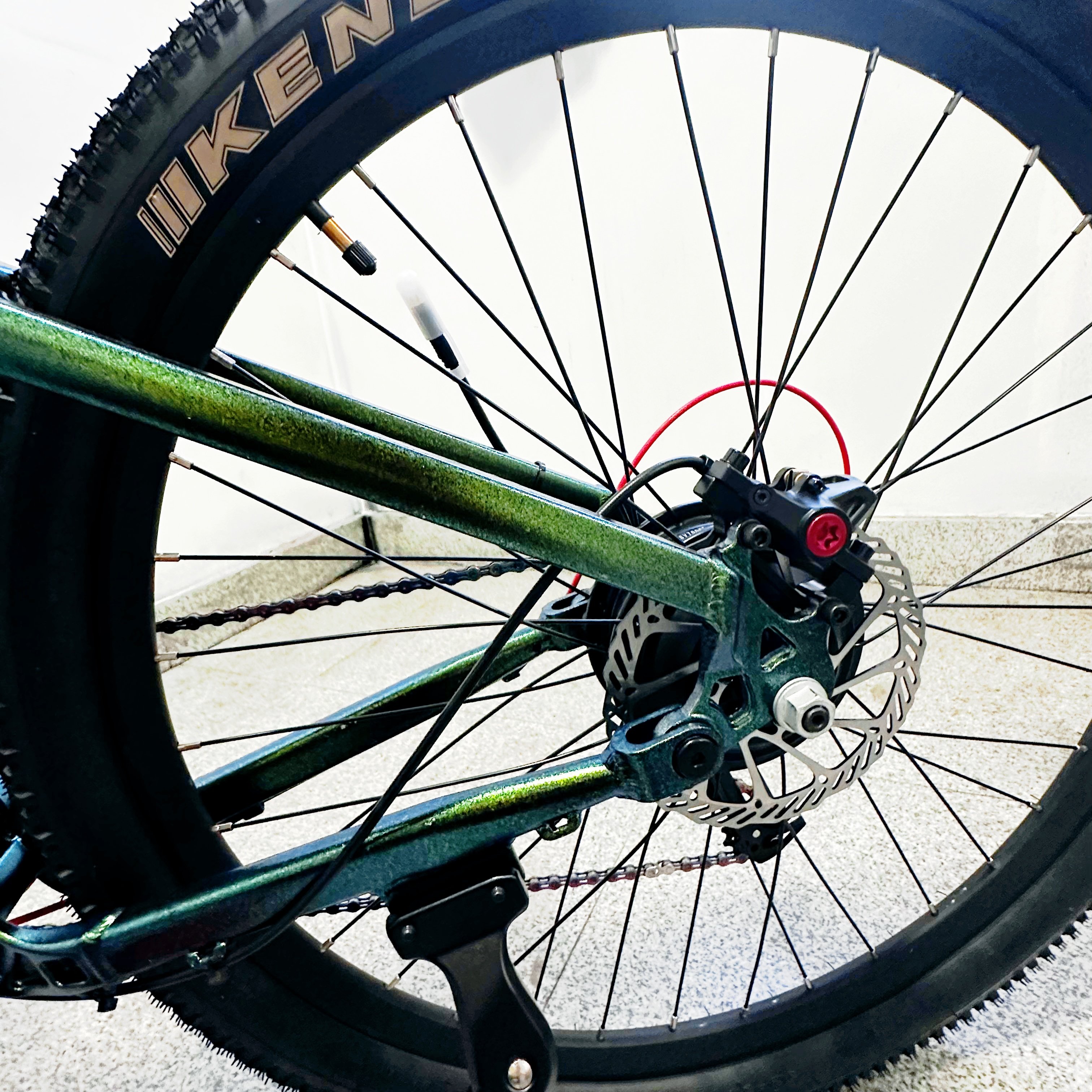 7 Speed 48V 13Ah 26 Inch Electric Mountain Bike Aluminum Alloy Frame down Tube Lithium Battery Sensor Smart Type