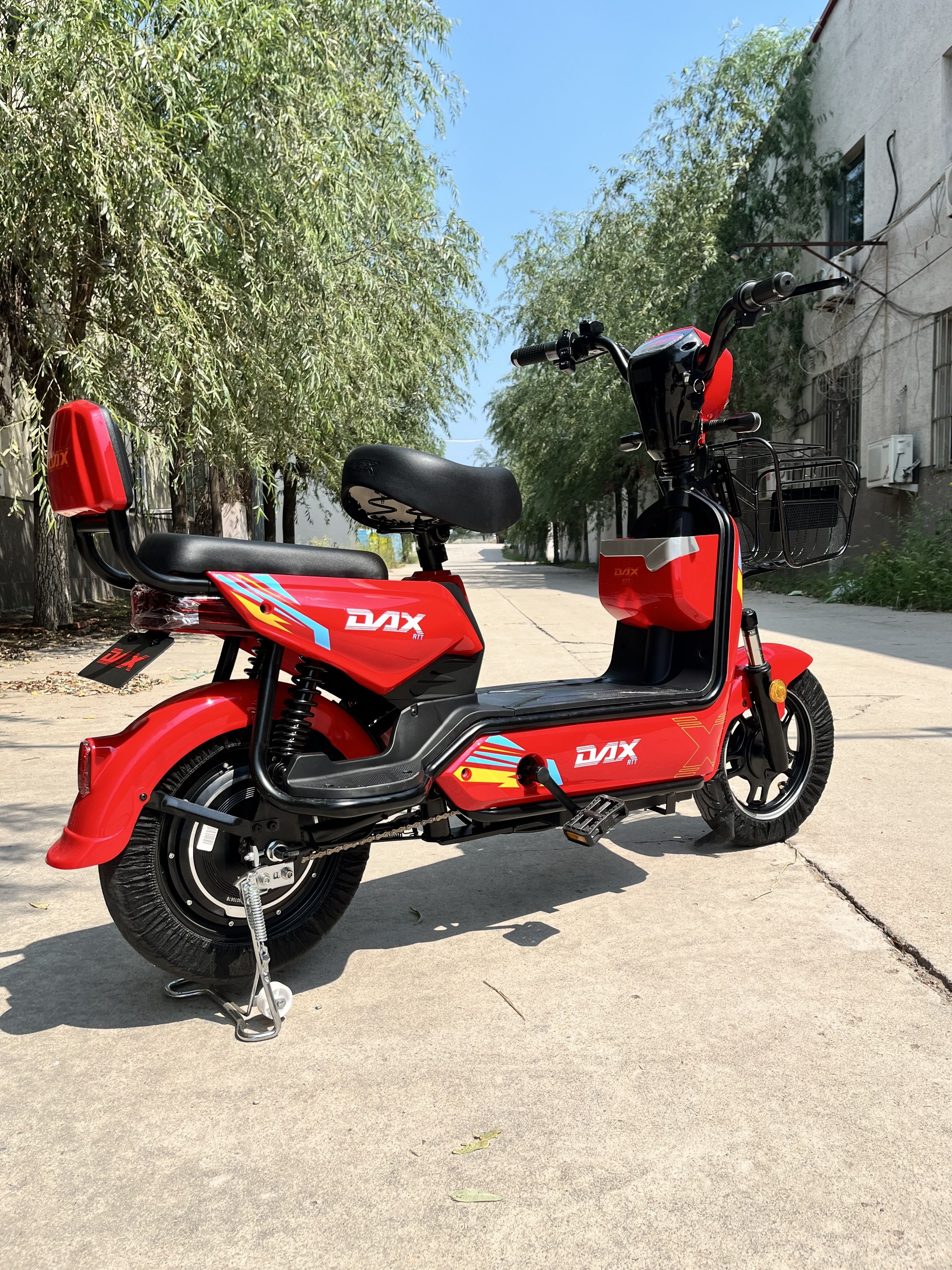 Factory direct sales two wheels 350W 48V City Bike ebike E-bike scooters adult electric dirt bike e-bike electric bicycle