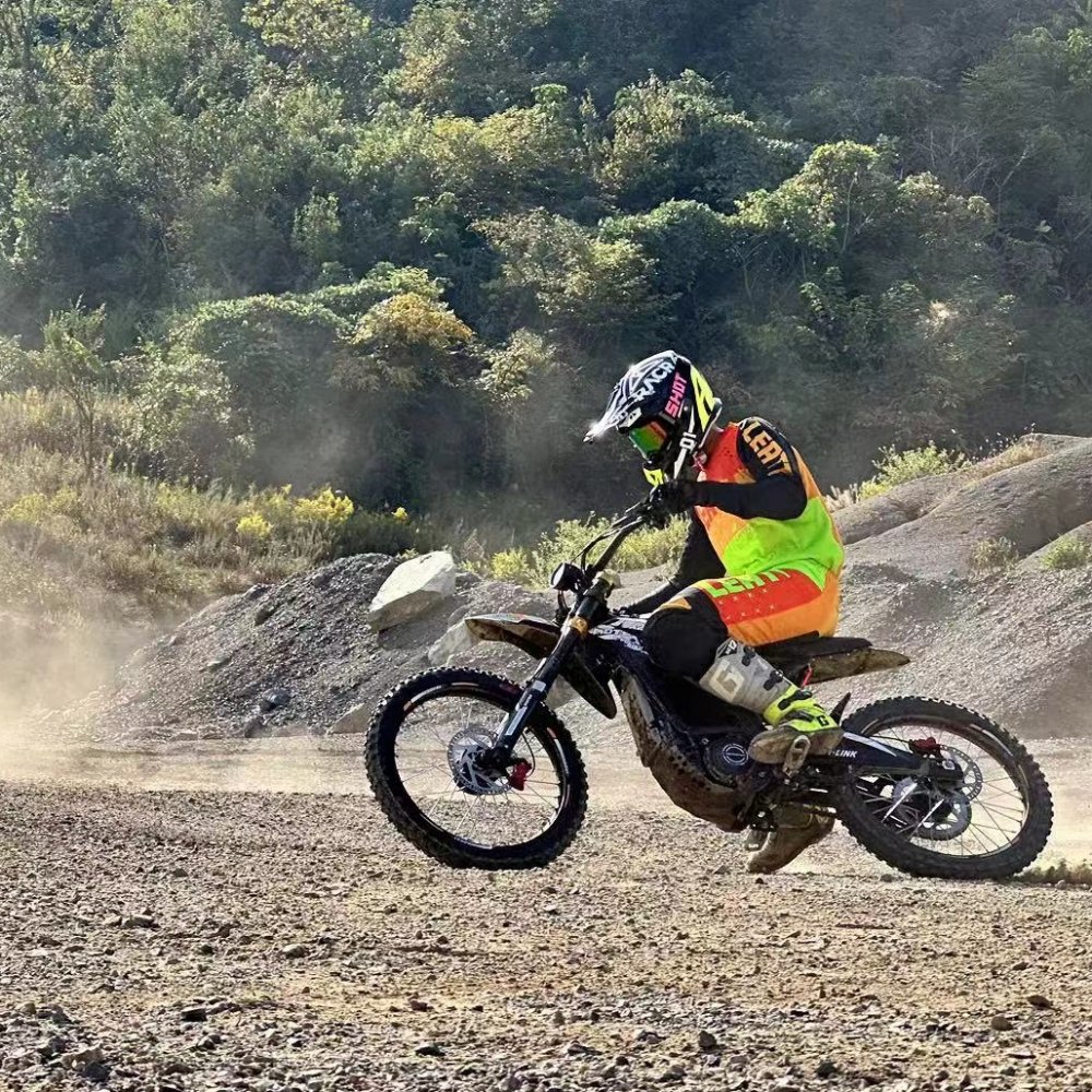 2023 New electric motorcycle 74V 35Ah Dirt Bike Off Road Electric Racing