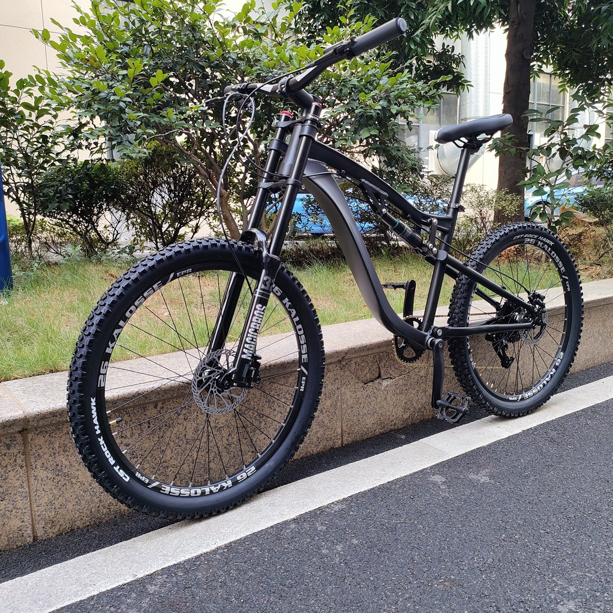 26/27.5inches Soft-Tail Frame 11 Speed Air Front Fork Mountain Bicycle Hydraulic Brakes Mountain Bicycle Bike