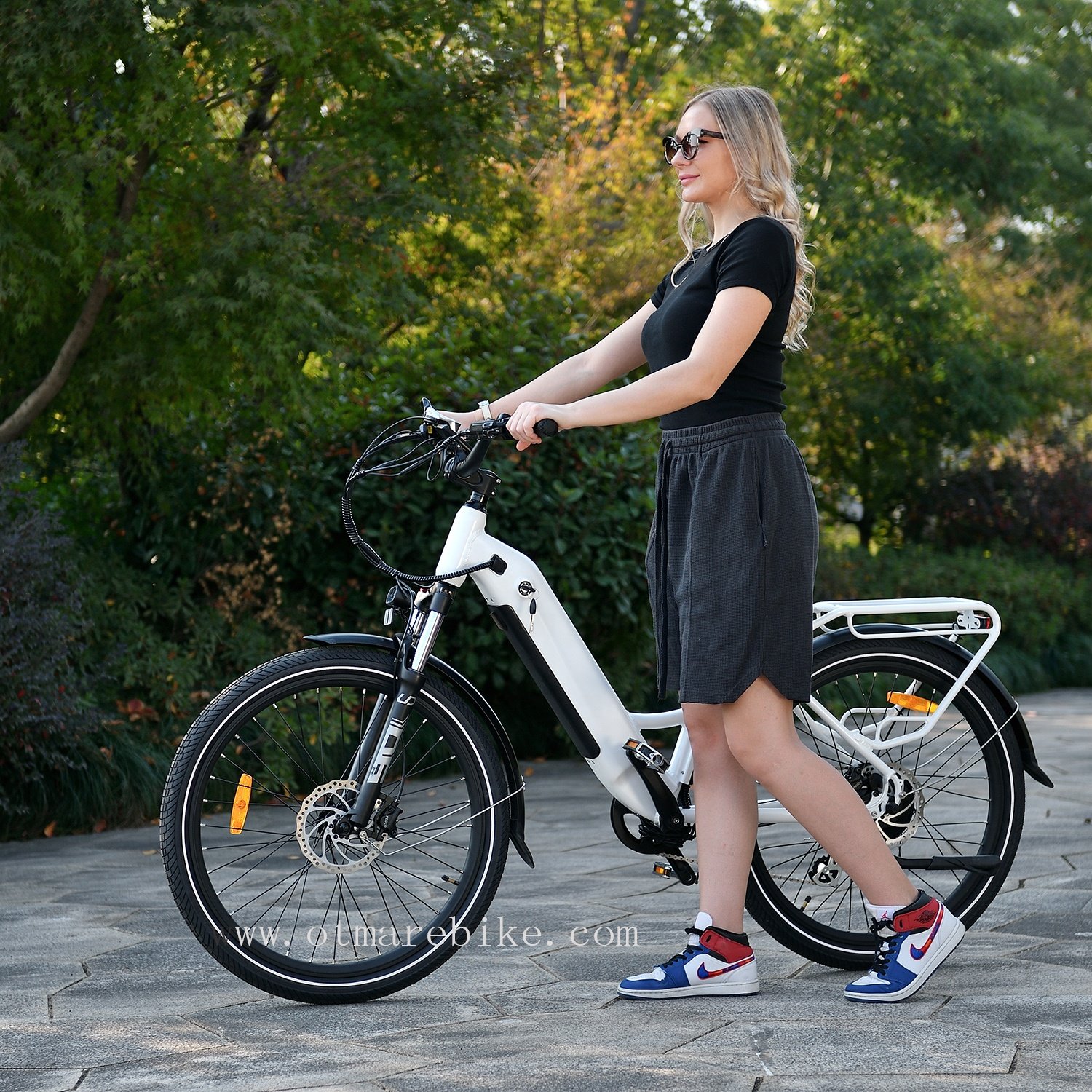 Factory Direct Sales Adult 26inch Rear Motor City Bike Electric Urban With Hidden Battery 500w 750w E Cycle