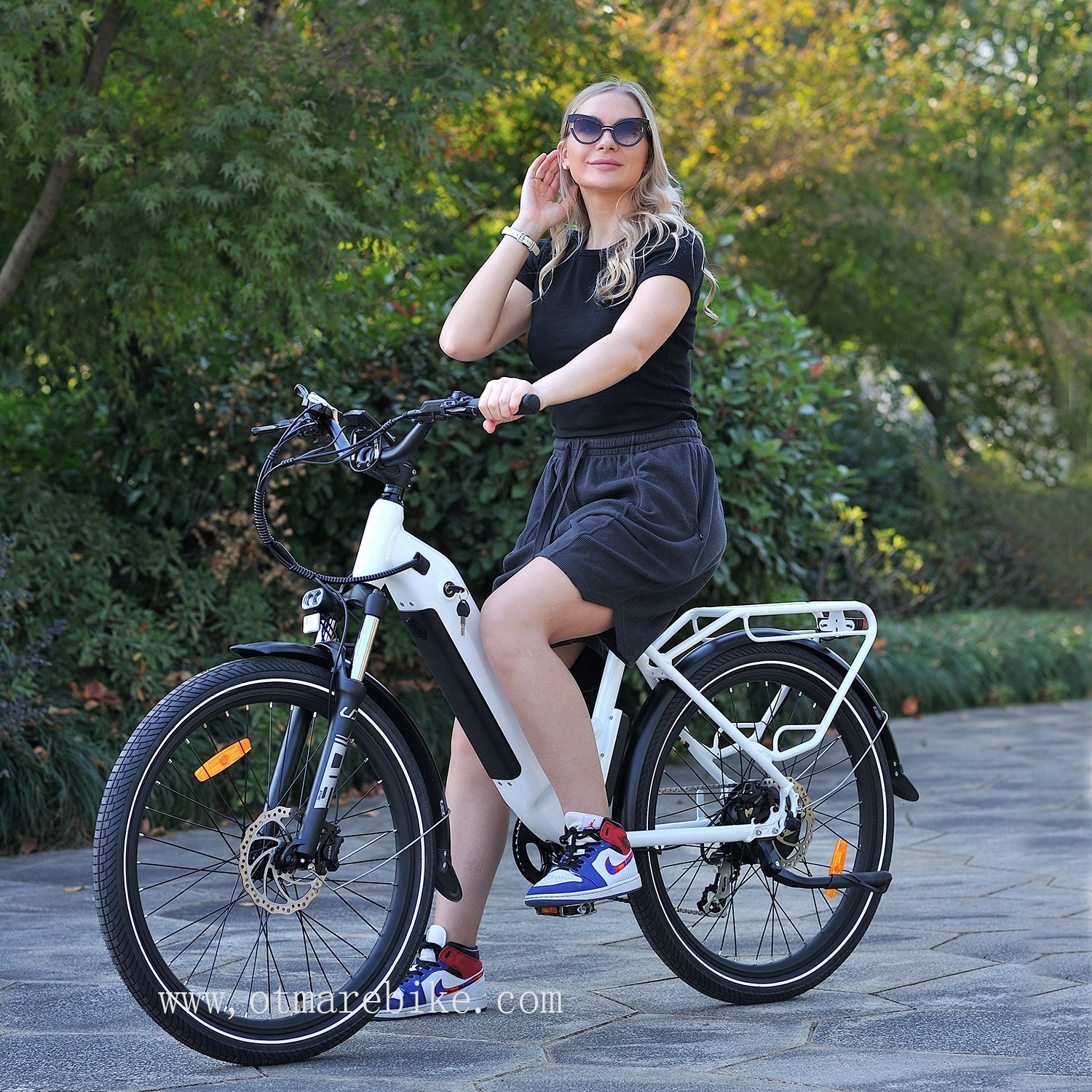 Factory Direct Sales Adult 26inch Rear Motor City Bike Electric Urban With Hidden Battery 500w 750w E Cycle