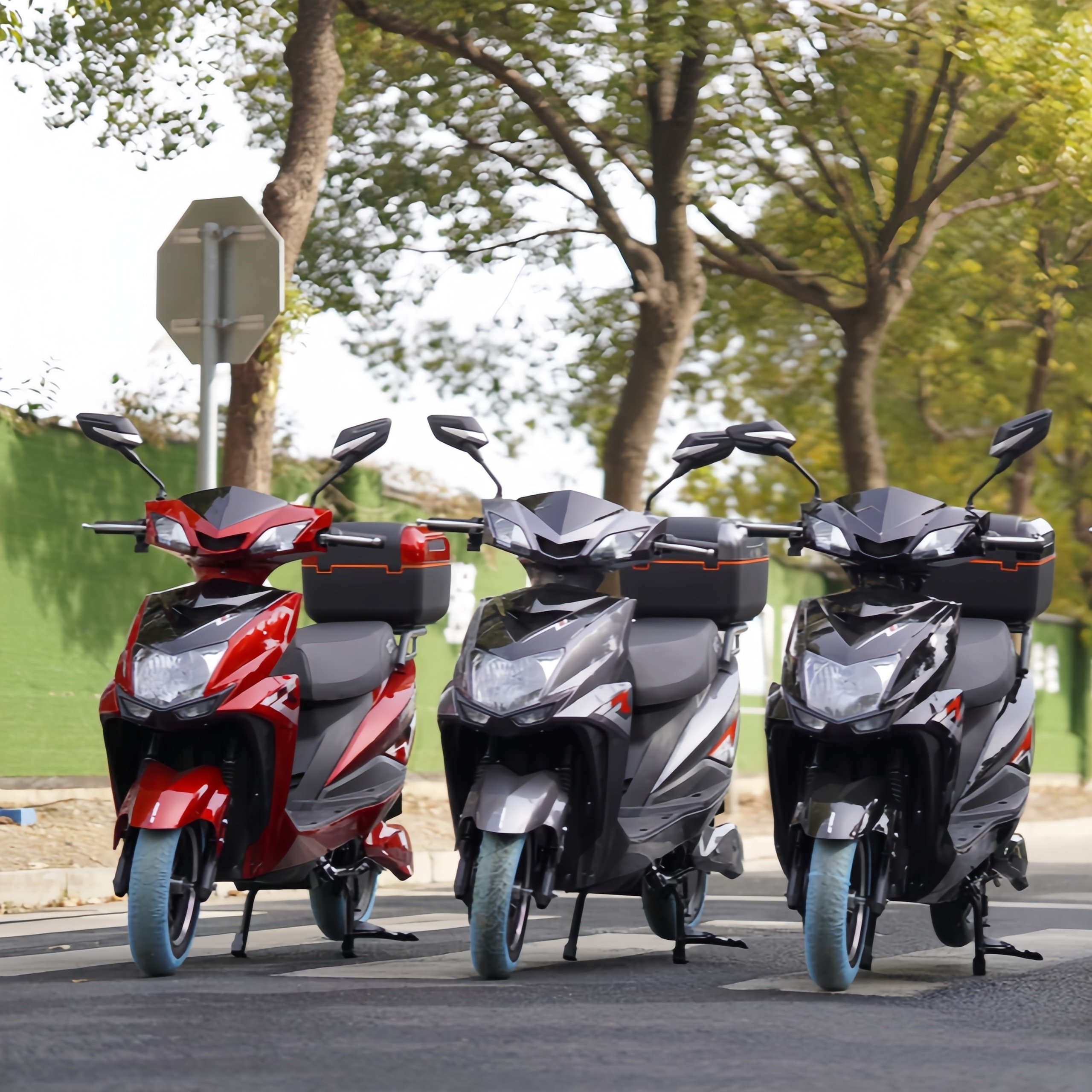 EEC Factory Direct Sale Electric Bike High Power 1500W Electric Scooter 60V 72V Electric Motorcycle CKD SKD for Adult