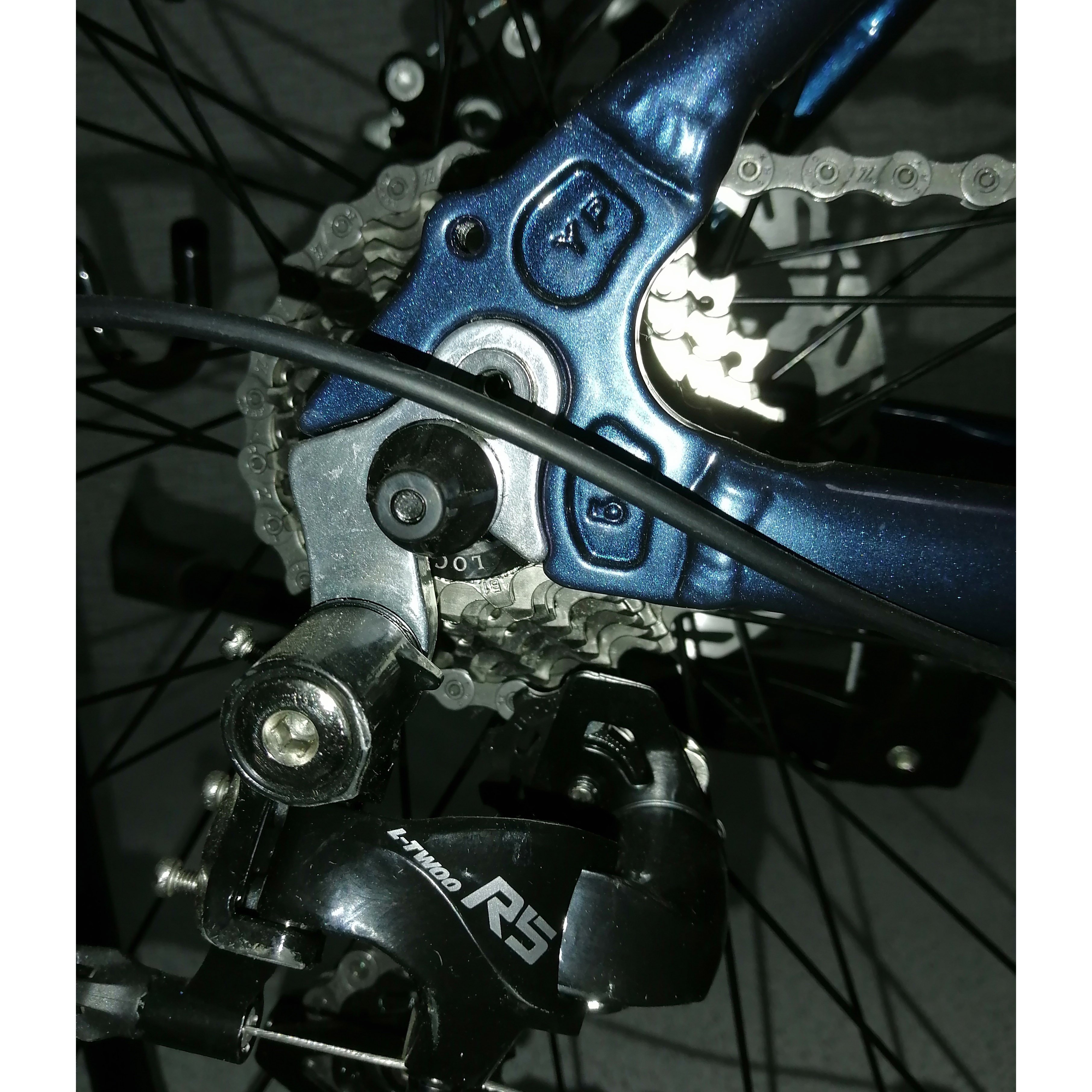 Chinese Suppliers Wholesale Aluminum Alloy Frame Variable Speed 700c Racing /Mountain Bike/Road Bike