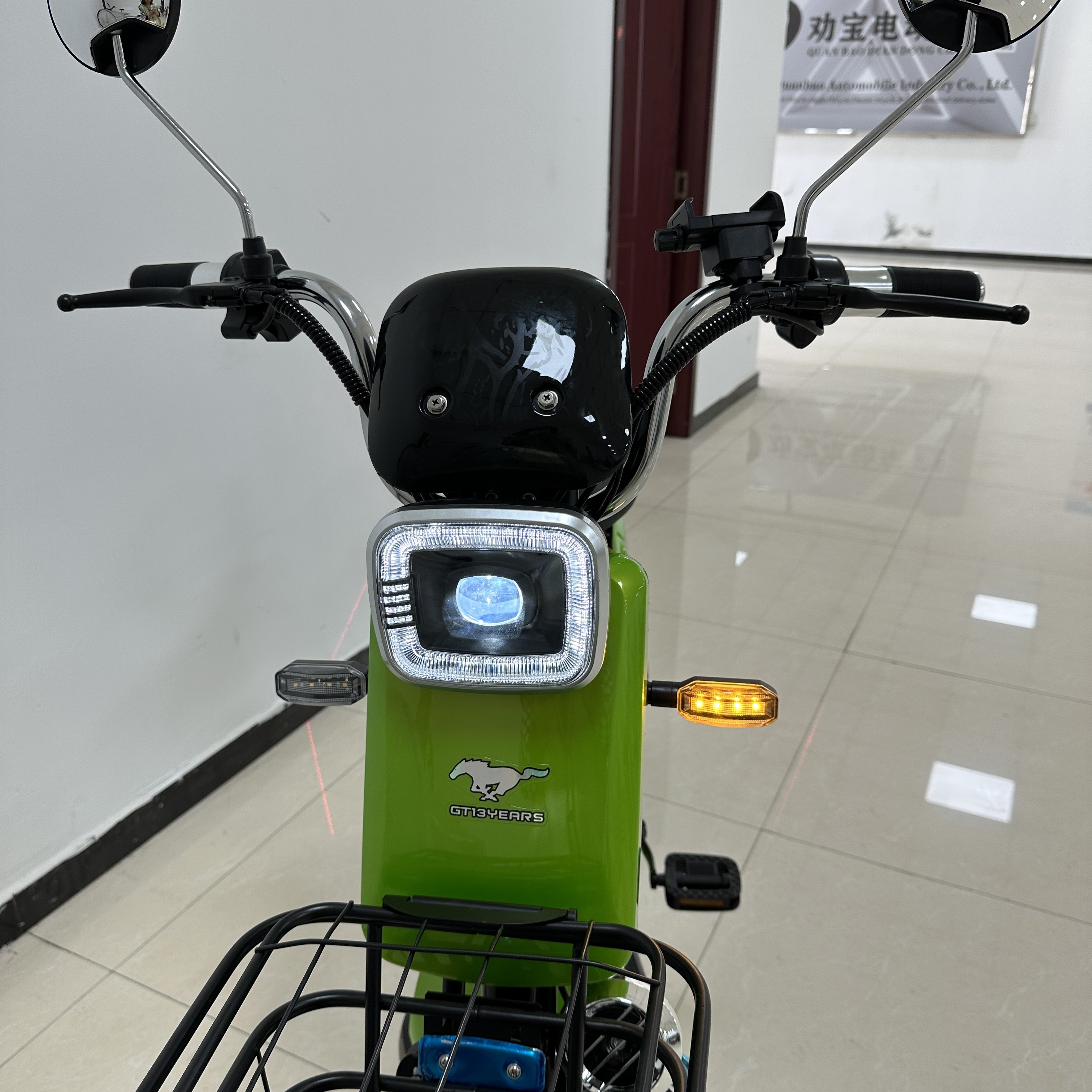 China Manufacturer 350w 48v 12Ah Drum Brake 20 Inch Tire Woman City Bike Scooter Electric Motorcycles