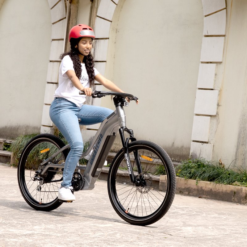 2023 New Model 48V500W Electric City Bike women 27.5inch Beach Ebike with Suspension Fork Bicycle