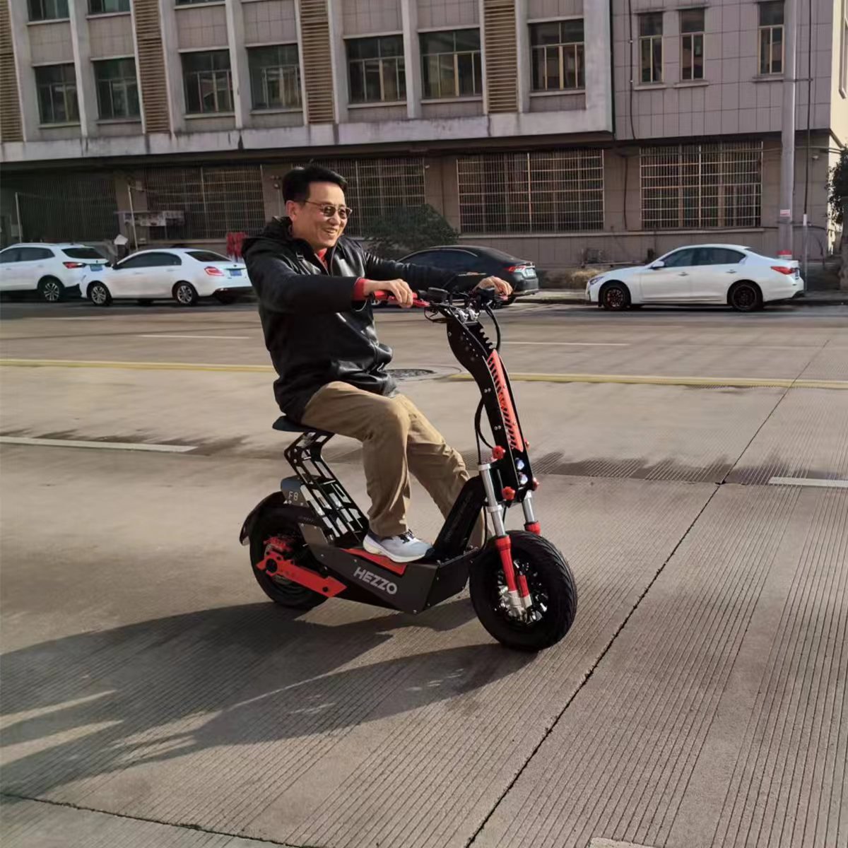 Electric scooter can replace 8000W60V40AH off-road dual drive foldable electric scooter