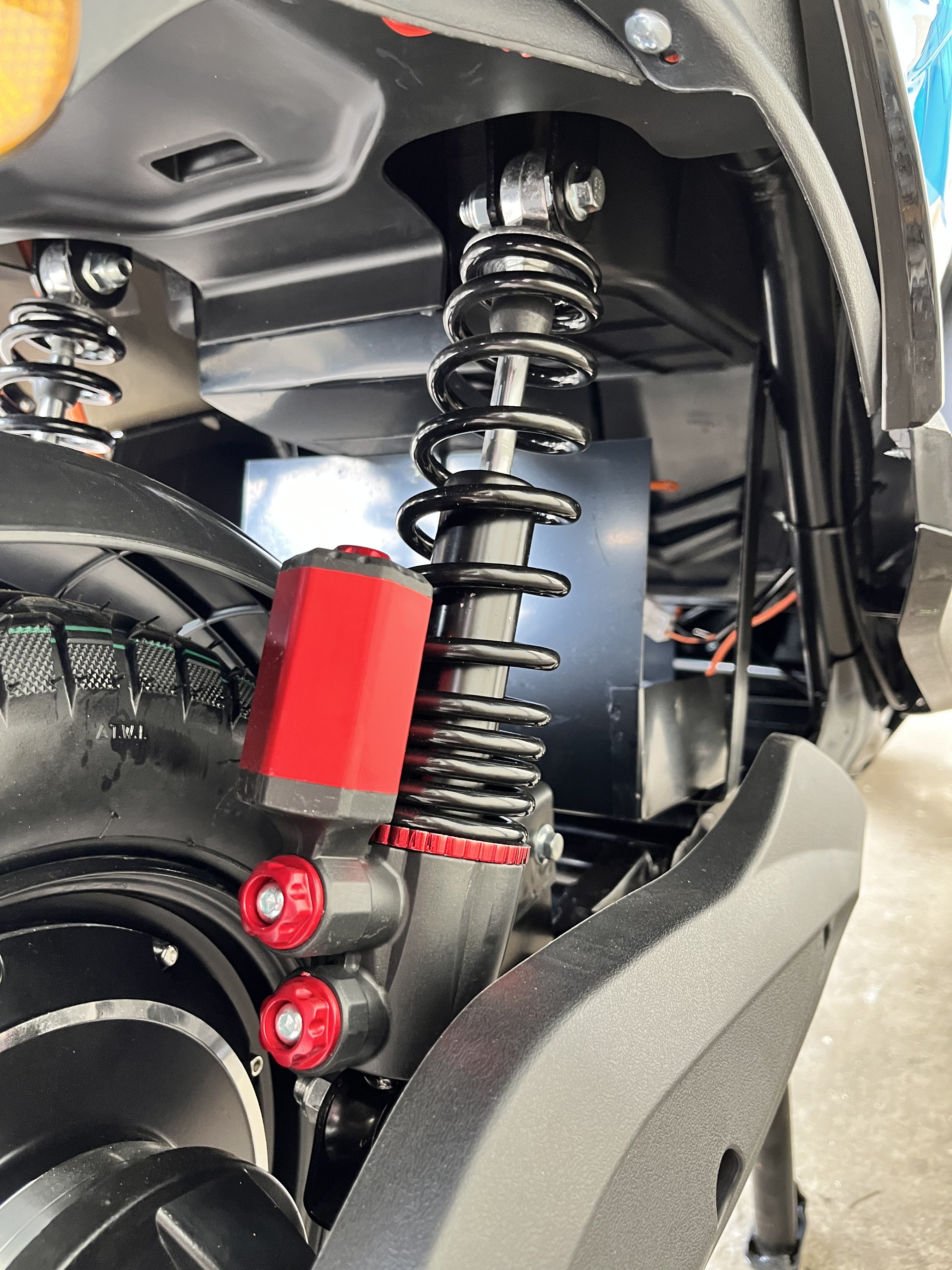 2024 High Quality Factory Direct 1000W Motor Electric Motorcycle 60V Hot Selling Sport Bike E Motorcycle for food delivery adult