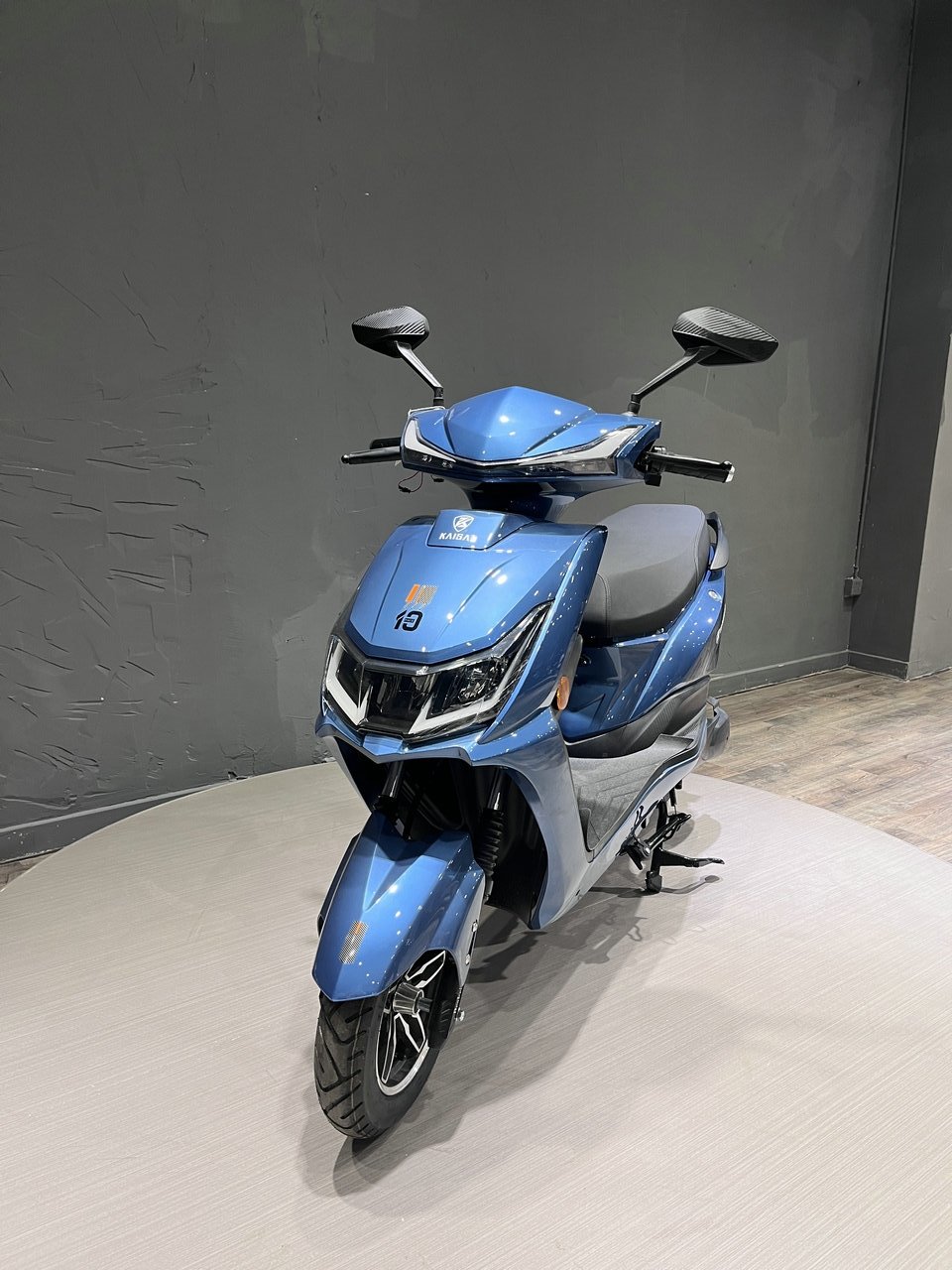 Factory Directly Sale Mobility Electric Scooters Powerful Adult Motorbike 1500w Ckd Elektro Motorcycle 2 Seat Sportbike For Sale