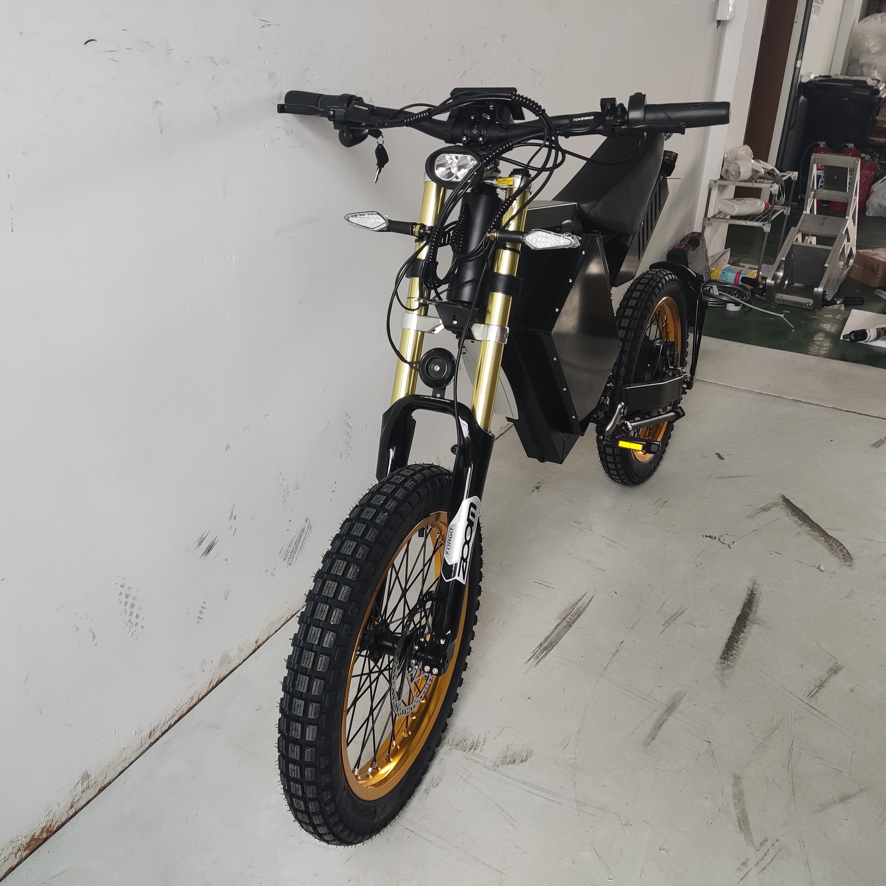 Newest hot selling 72v 5kw 8kw 12kw Stealth Bomber Electric Bike Long Range Fat Tire Mountain Stealth Bomber Electric City Bike