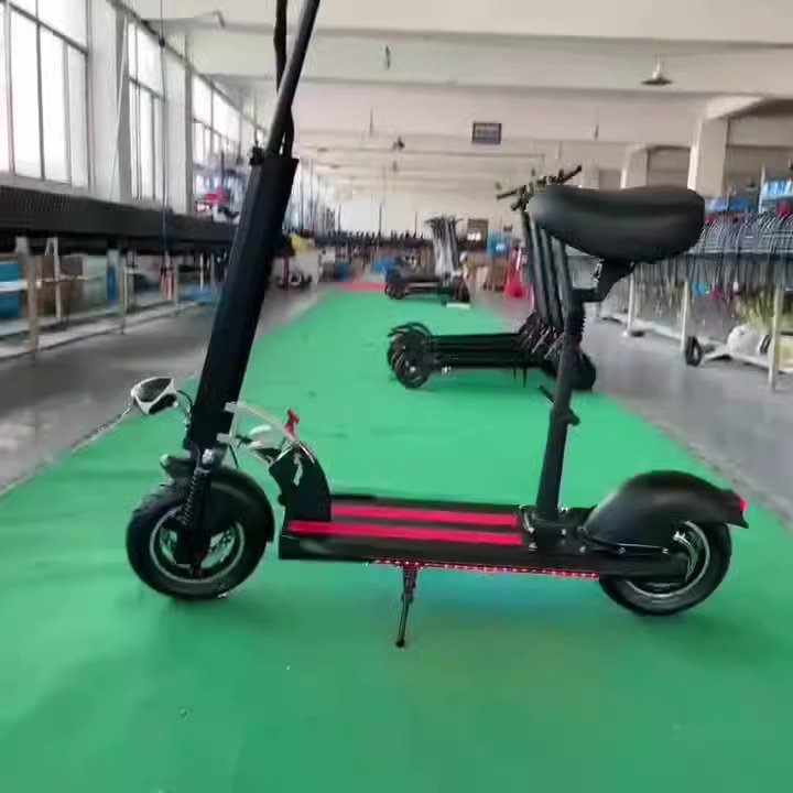 350W-500W Work-Grade Adult Electric Scooter with 8.5 Inch Tires 36V 6AH Battery 45KM/H Max Speed Dual-Wheel Design