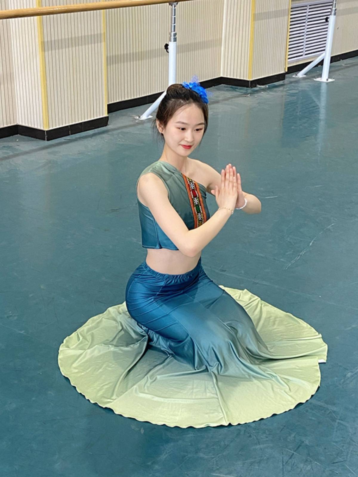 Dai dance performances, art test clothing performances, female peacock dance skirts, exercise skirt, fishtail half body skirt