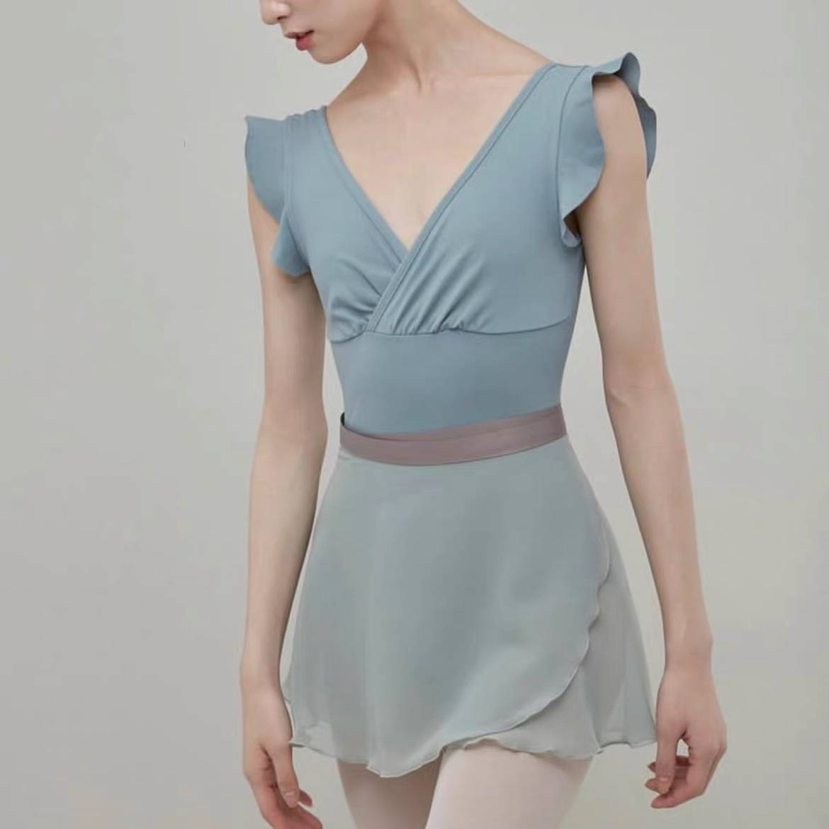 korea new ballet, wrinkled cuffs, ballet gymnastics