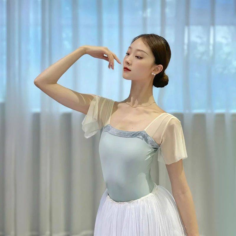 Rental ballet dance exercises, female adult dance clothes all the way, dance dance Chinese classical dance body fucking clothes