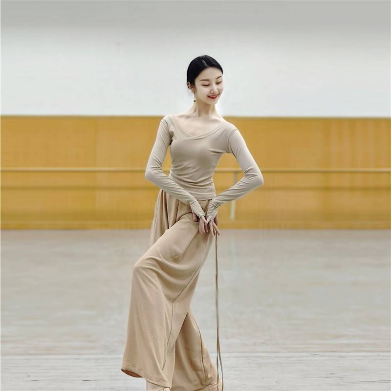 Autumn and winter dance service V -neck training service classical dance modern dance modern dance Chinese dance ballet sports clothes base training yoga clothing female