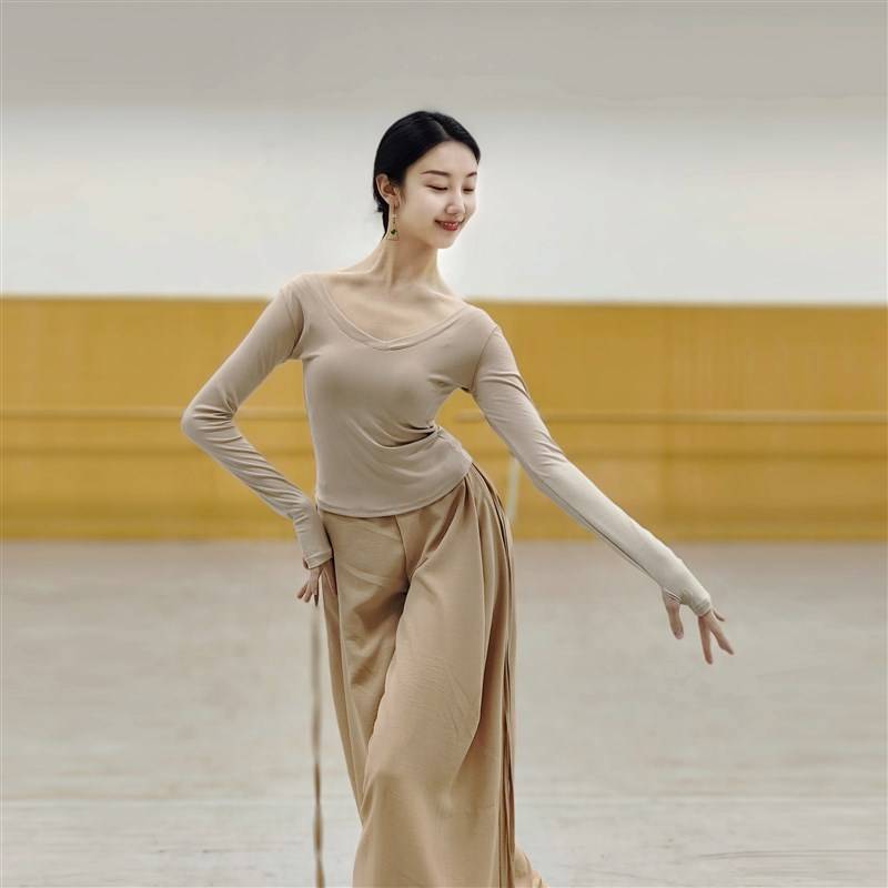 Autumn and winter dance service V -neck training service classical dance modern dance modern dance Chinese dance ballet sports clothes base training yoga clothing female