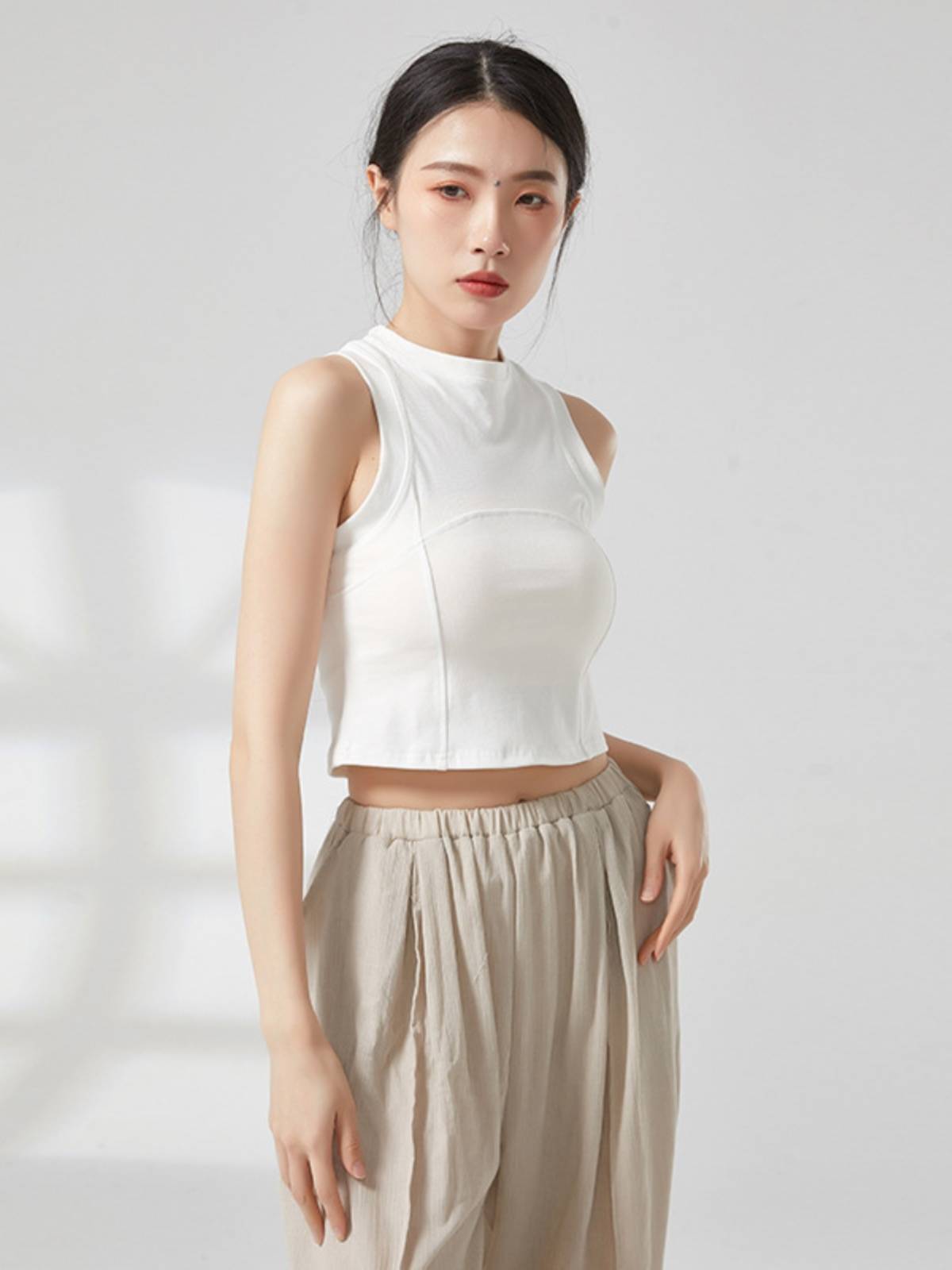 Modern dance sleeveless hanging neck vest Modern ballet slim temperament training service wear classical dance girl spring and summer