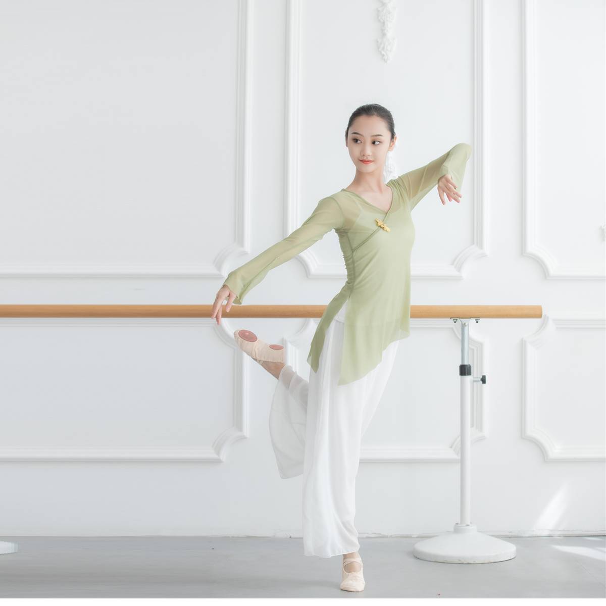 New classical dance practice service women's net gymnastics modern dance ballet adult performance exercise exercises elegant