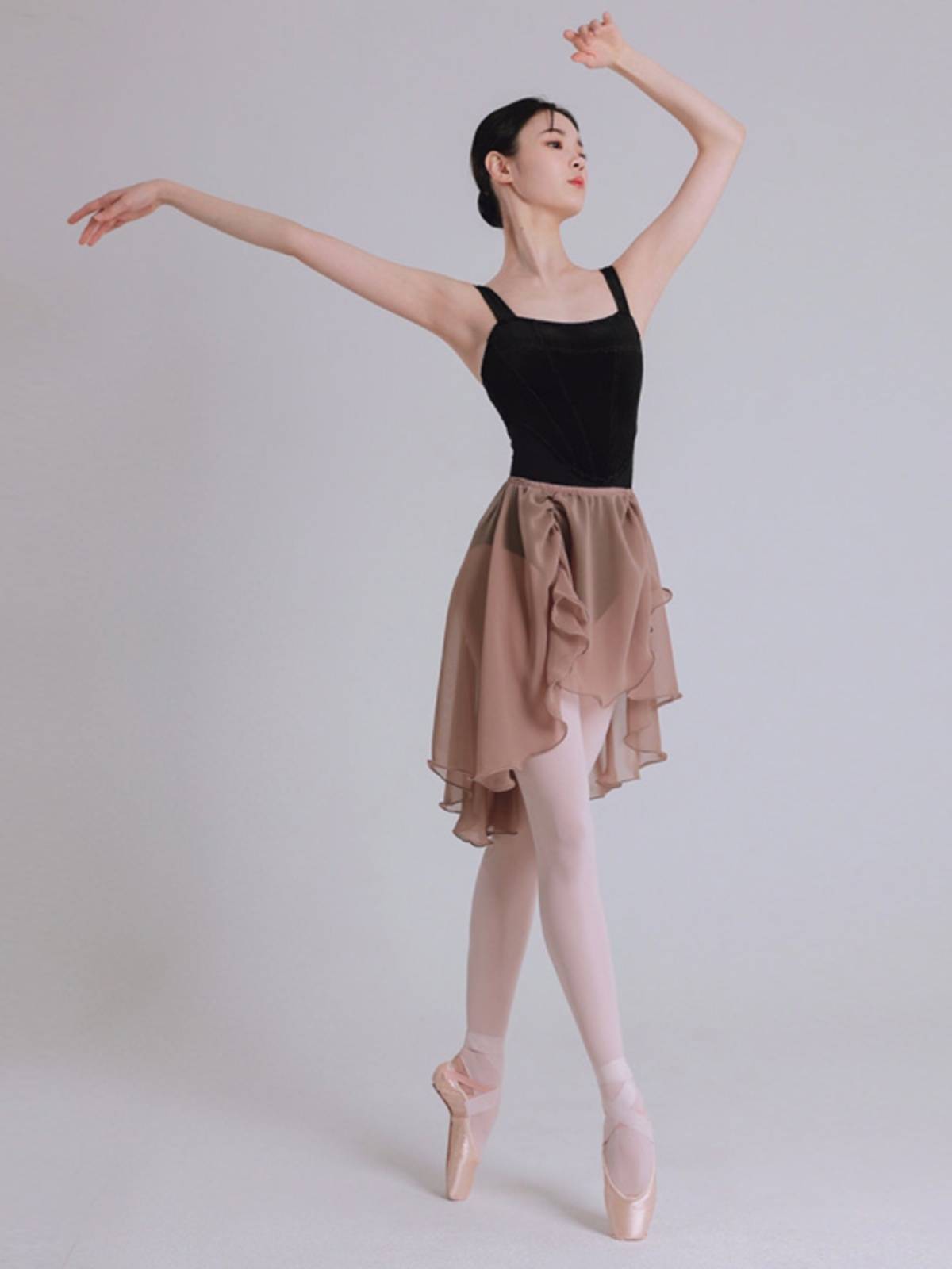 Ballet clothing adult petal skirt new dance gauze skirt dancing dancing skills test -shaped sports service base training suit female skirt female