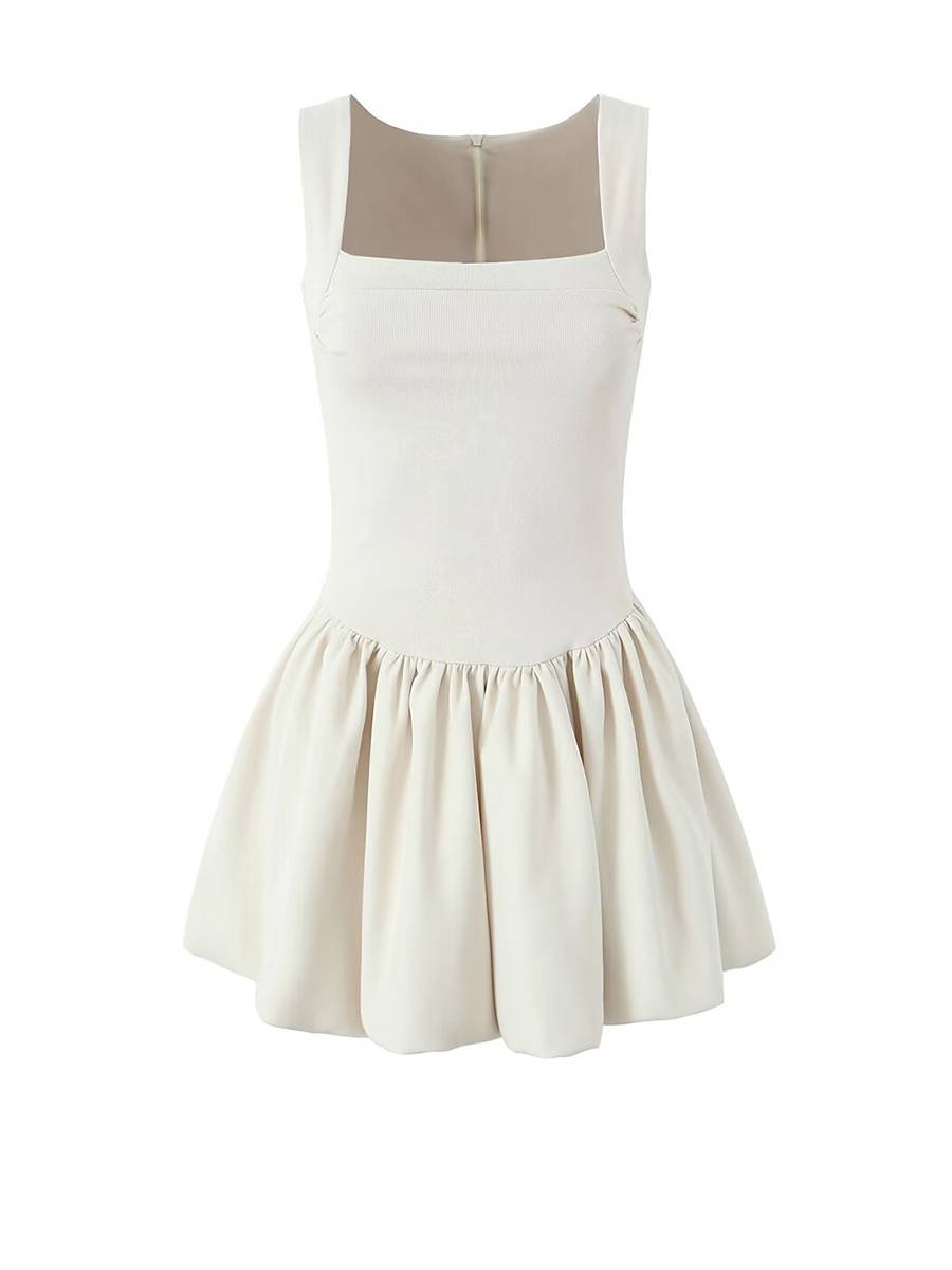 THE HOT CHICK ON VACATION WITH THE "A" WHITE DRESS, AND THE NEW GIRL IN THE SUMMER DRESS, SHE'S GOT A THIN DRESS IN THE BACK BALLET