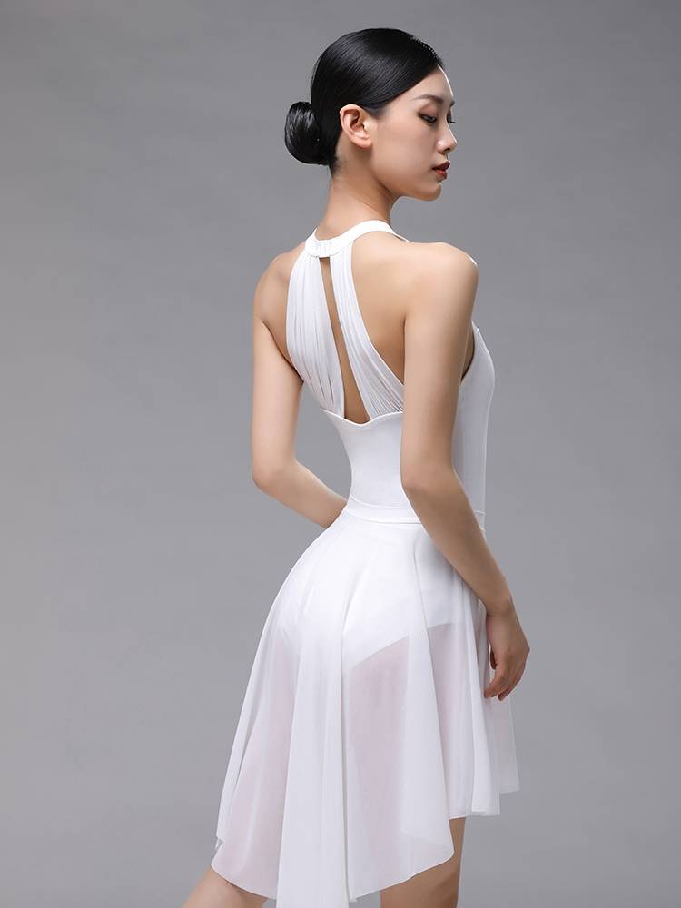 Dan Shig ballet practice dance dance dance girl performances, lingering in the empty yoga rhythm, the neck of the neck, the back shoulder mesh
