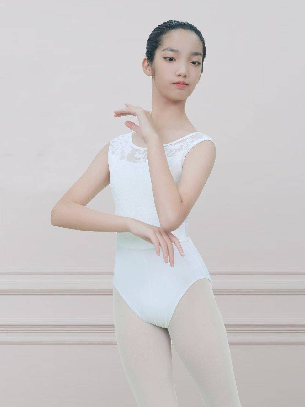 Jiu Tianhu ballet dance carved short -sleeved suit