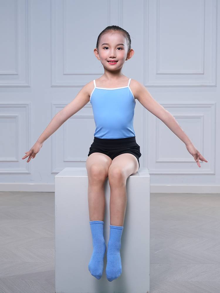The new girl girl suspender dance practice service three -pointers trousers -shaped clothes Chinese ballet gymnastics performance suit suits