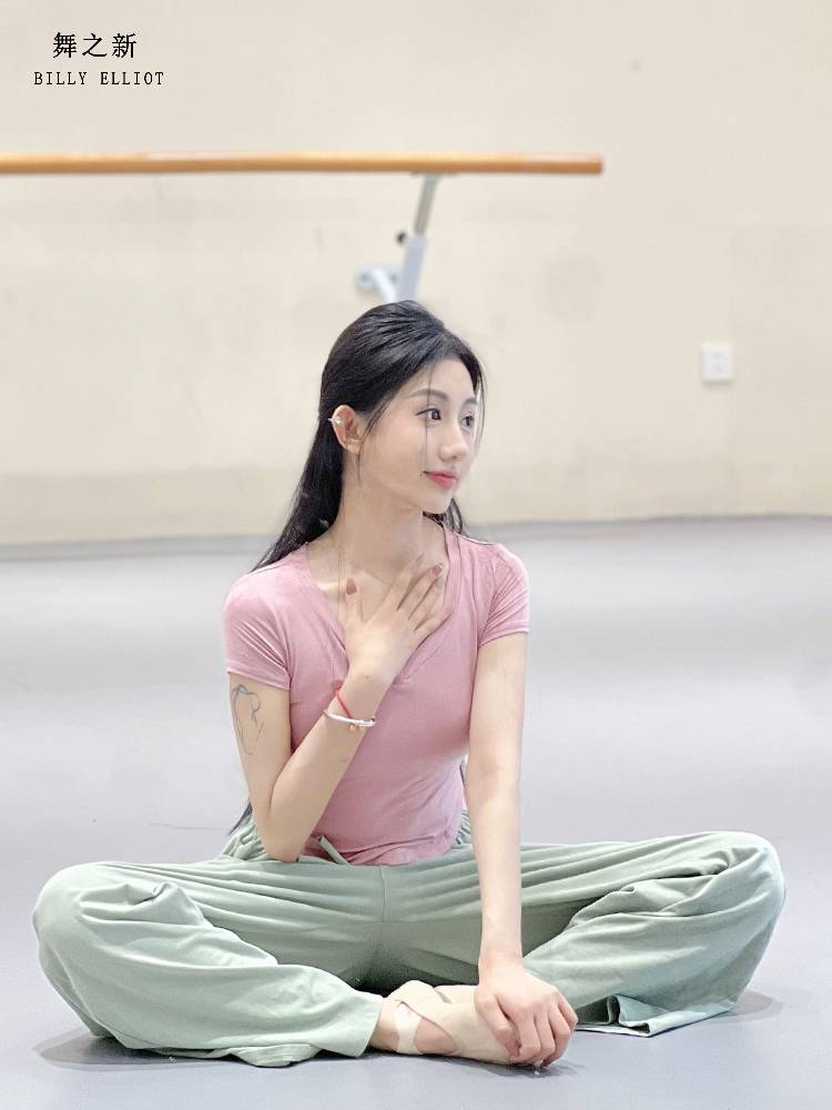modale dances modern-day dance shorts, black v-collar adult classical dances summer