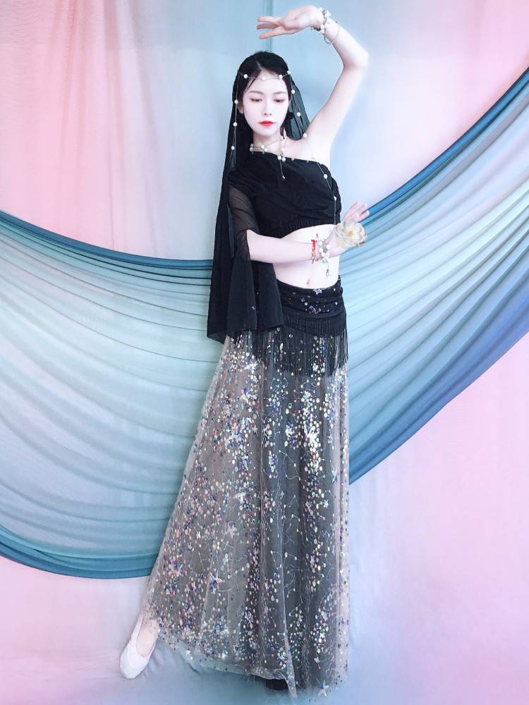 New national dance Xinjiang dance belly dance clothing female adult Indian dance performances annual meeting performance suit skirt