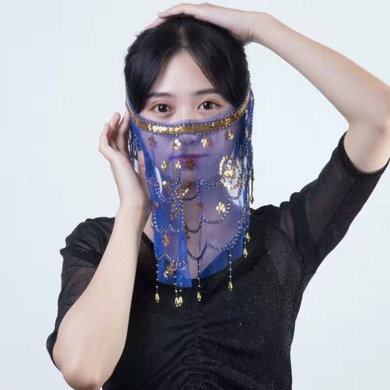The red veil and the classic turban and tummy veil for a live and sexy dance