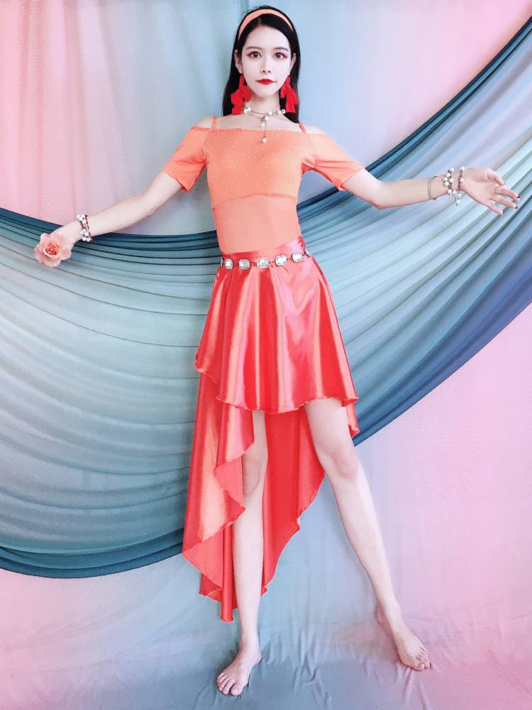 The new belly dance orange -colored open -shoulder hot drill dance skirt is wrapped in a sloping skirt and thin drilling exercise service.