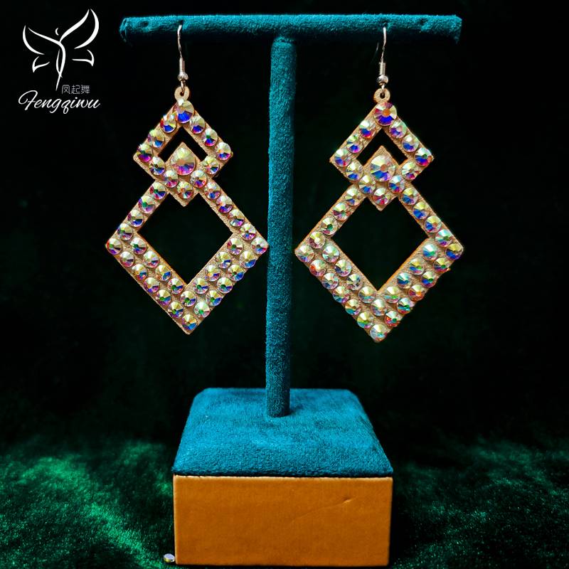 Double -sided drill Latin belly dance earrings 2024 handmade ear clip high -end dance watch performance accessories without ear pierced earrings