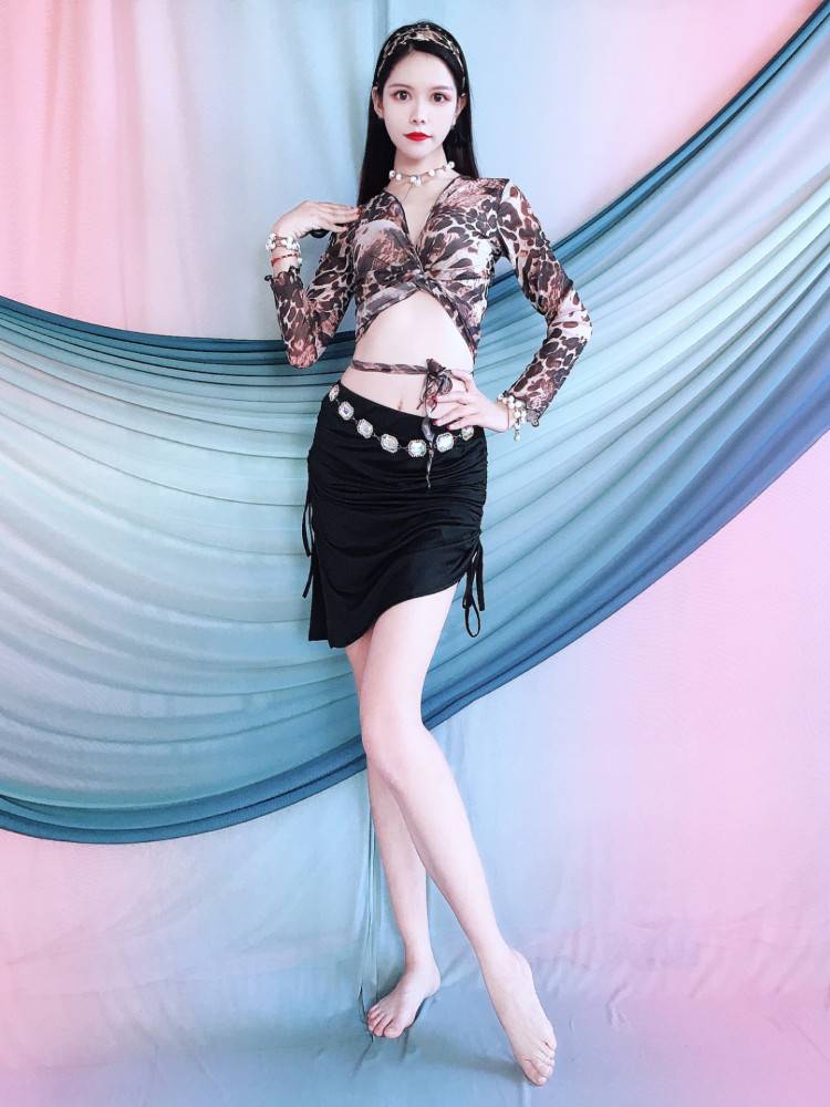 Baiya Qianhui belly dance clothing female practice service 2024 new summer scholar Oriental dance clothing suit short skirt