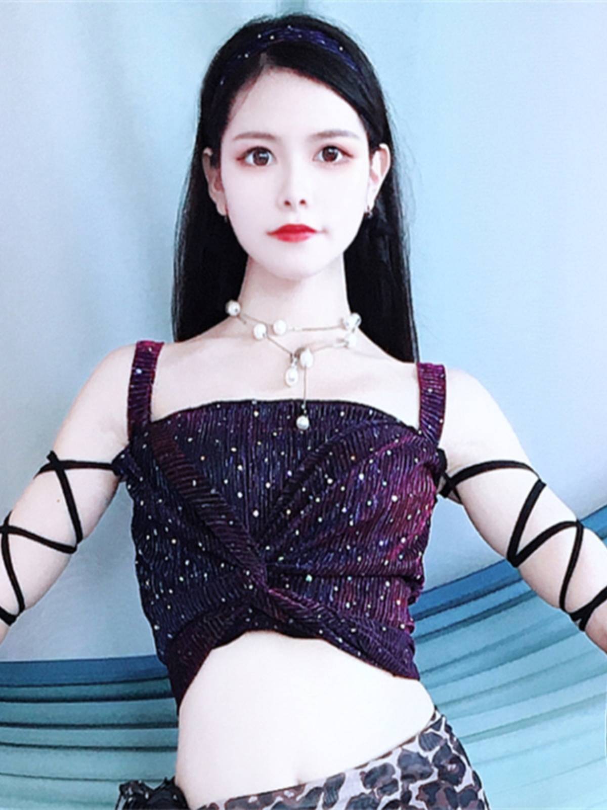 Baiya Qianhui Belly Dance Clothing 2024 Summer New Practice Server Drown Short -sleeved Garlon Top Followed Female Women