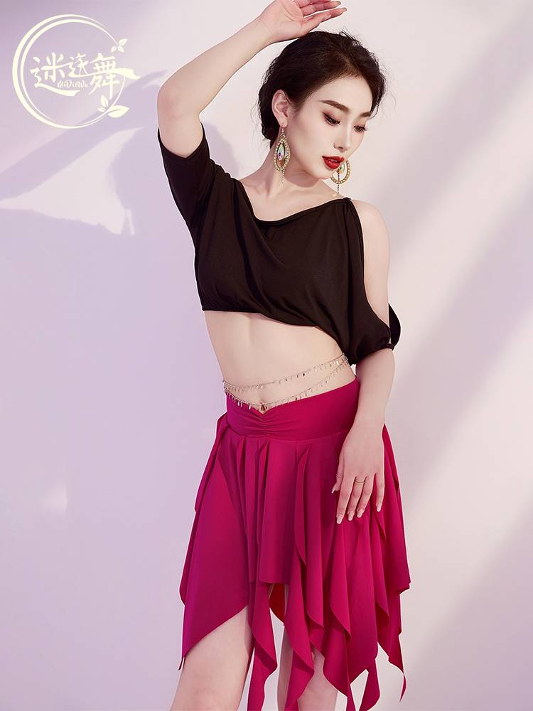 A short-sweet dance costume in an innovative 2024 summer belly-dancing dress