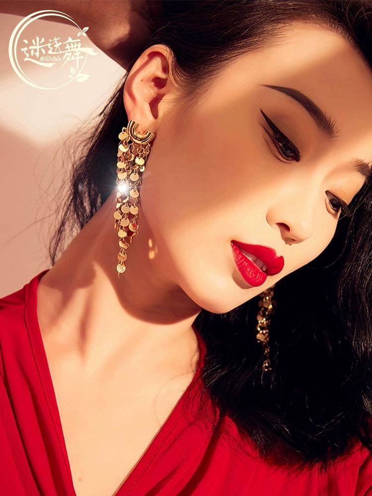Zhao's good belly-dancing earring with new choreographers