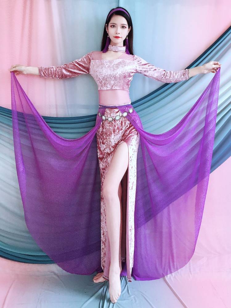 Baiya Qianhui Belly Dance Practice Service New 2024 Spring Performance Set Golden Velvet Dress Performance Services