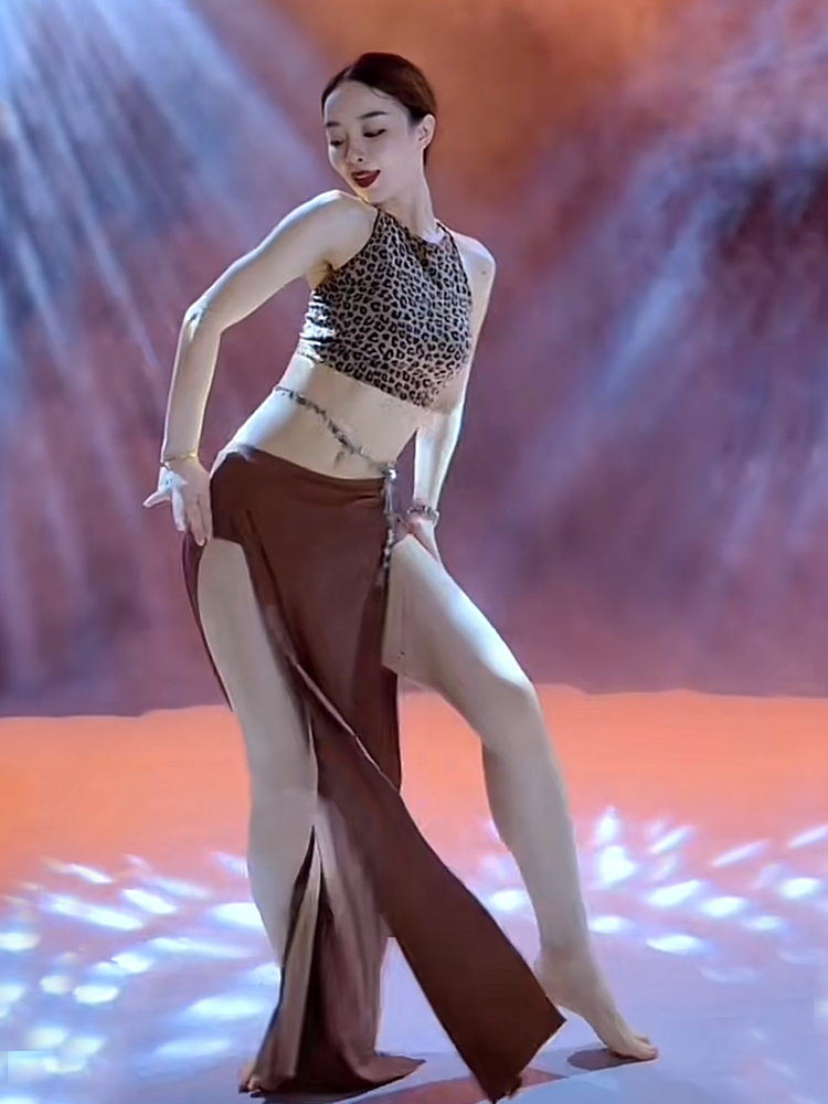 Zuohan Menglu's new belly dance early autumn and early autumn junior high school practice service performance service leopard oriental dance group service dance fairy