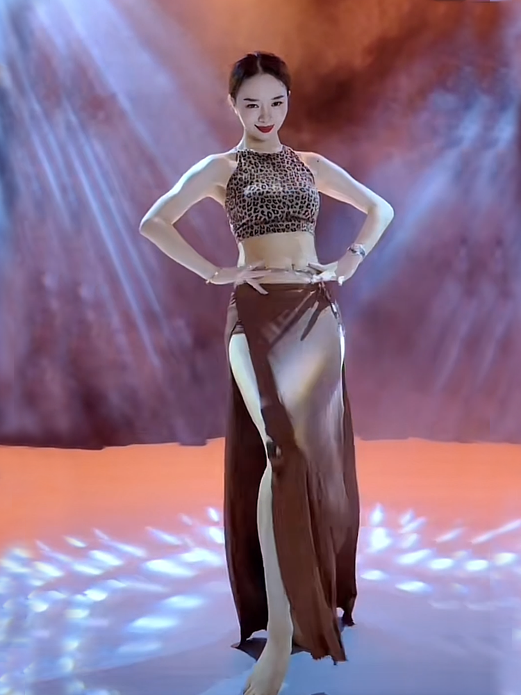 Zuohan Menglu's new belly dance early autumn and early autumn junior high school practice service performance service leopard oriental dance group service dance fairy