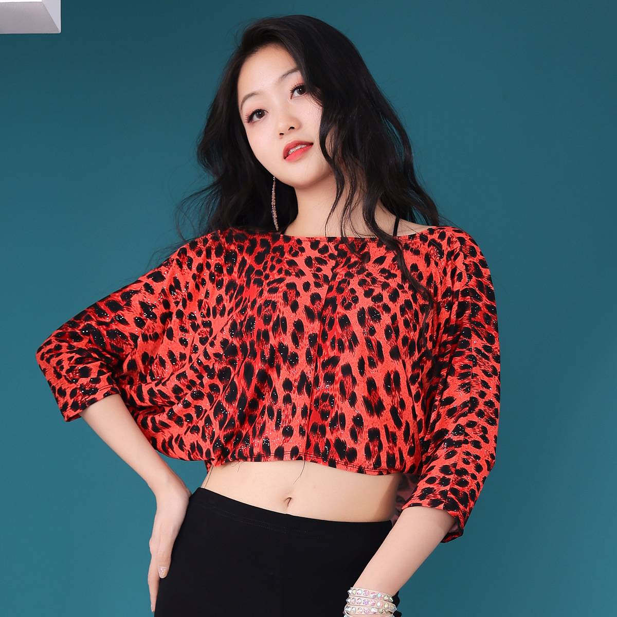 Belly dance exercise, a shirt sexy leopard pattern suit Model dance service small vest beginner practicing class service