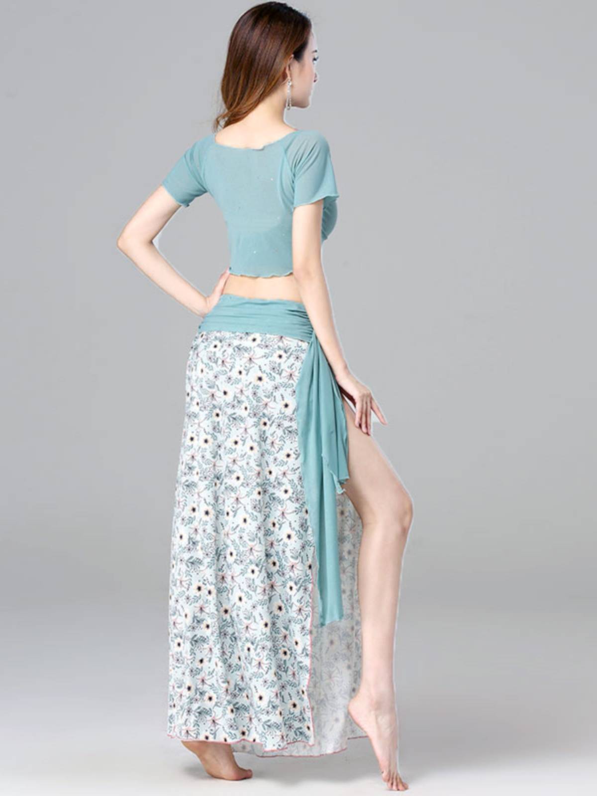 Belly dance practice uniform slit long skirt sexy V -neck exposed belly short -sleeved oriental dance performance service spring and summer