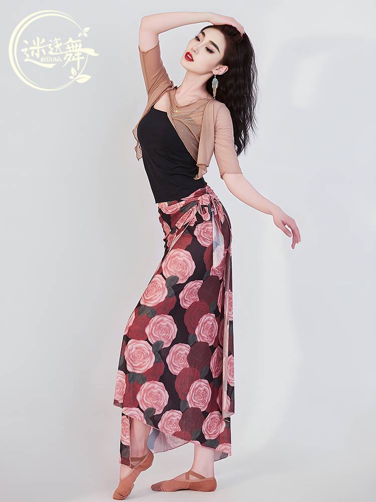 Rosemary 2024, a new summer belly dress with a tatter and a tweezer
